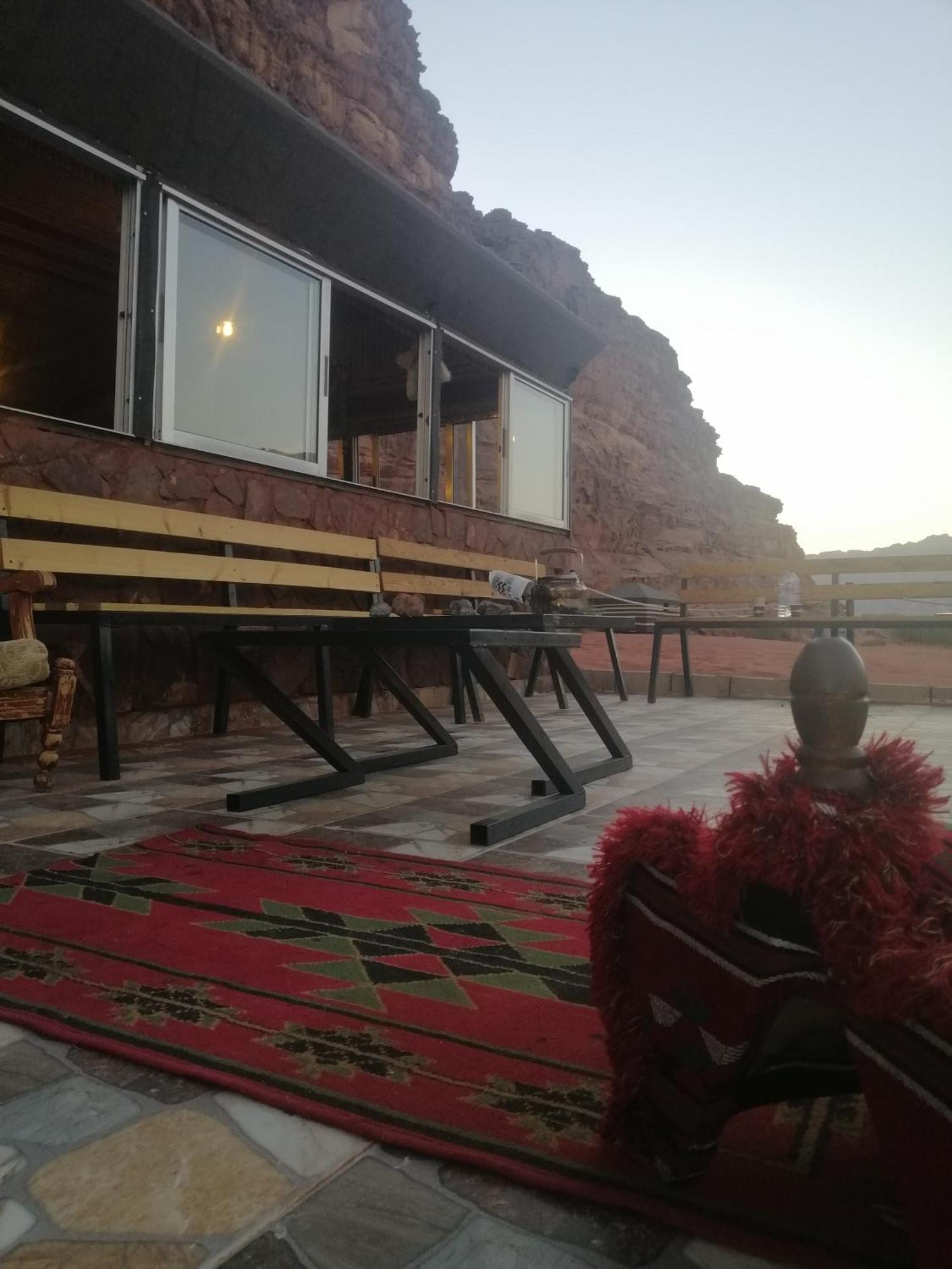 Omar Ghazi Camp Hotel Вади Рум Екстериор снимка