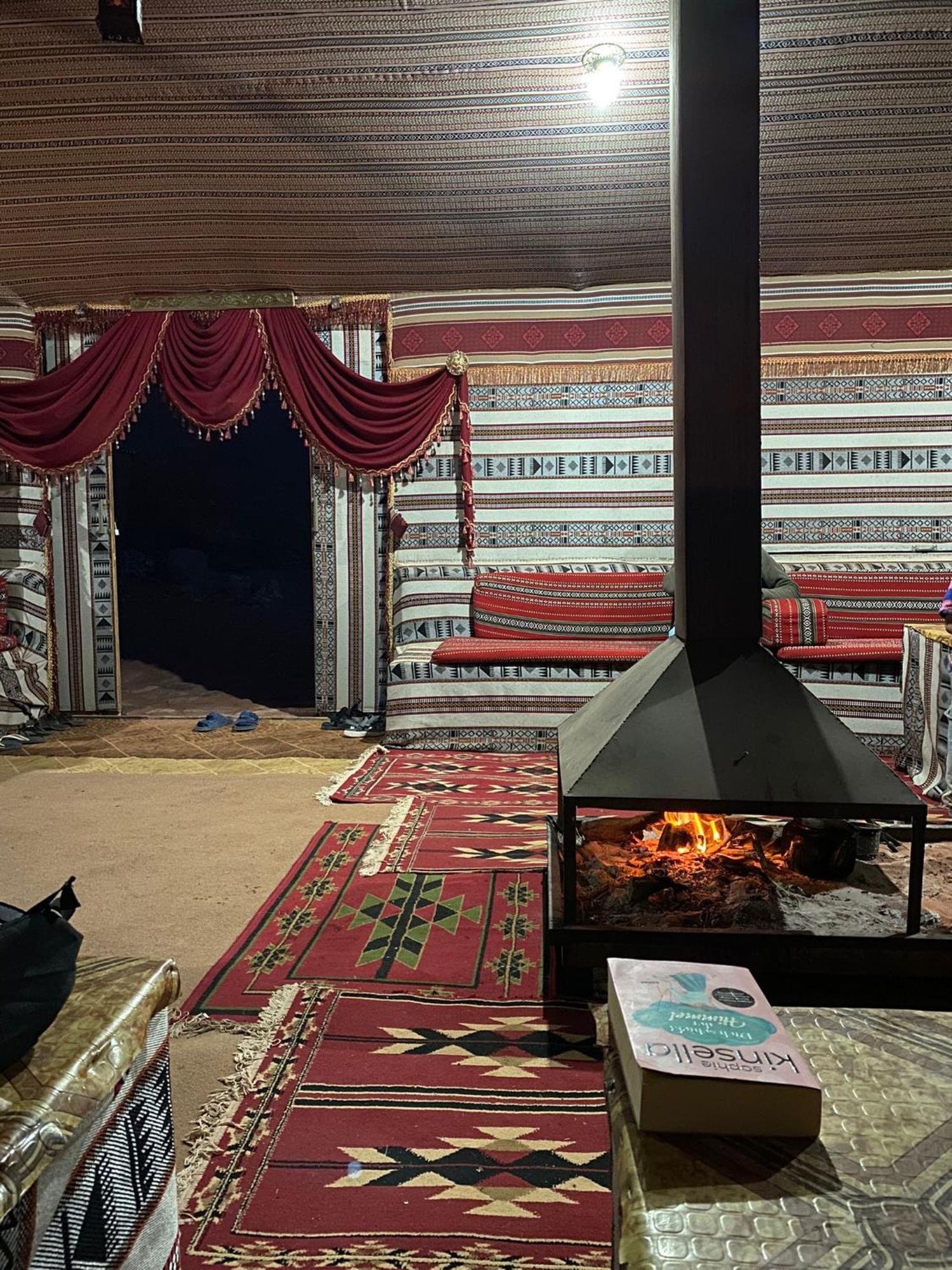 Omar Ghazi Camp Hotel Вади Рум Екстериор снимка