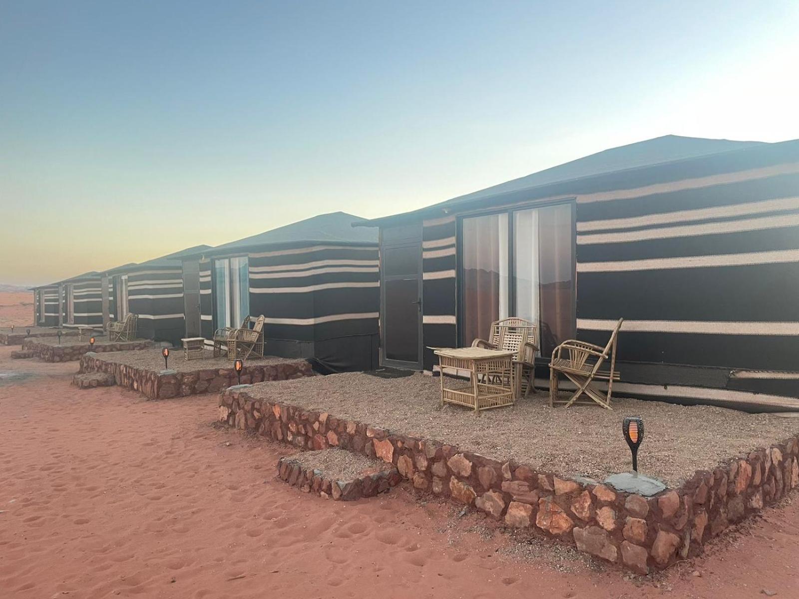 Omar Ghazi Camp Hotel Вади Рум Екстериор снимка
